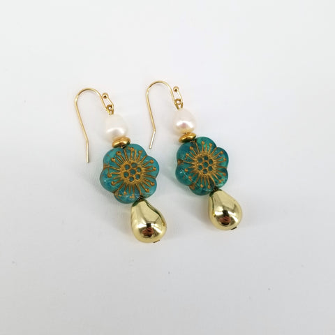 Retro Pop Flower Earrings Green - Arts and Heritage St. Albert